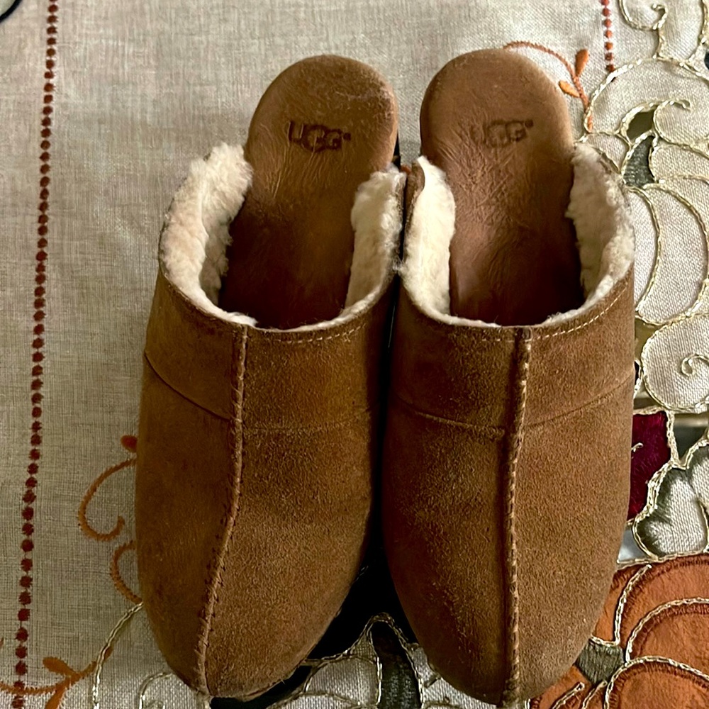 Uggs heal clogs